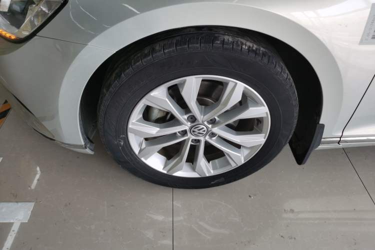 Used Volkswagen Magotan 2019 330TSI DSG Luxury Version China VI Standard Exterior 4