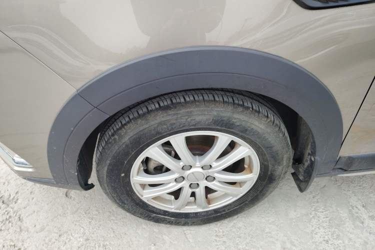 Used FORTHING SX6 2022 1.6L Manual Comfort Model
