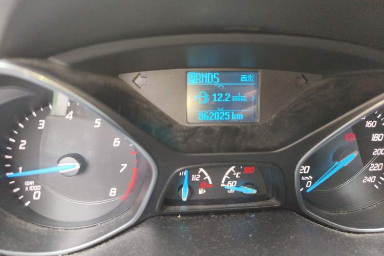 Used Ford Kuga 2013 1.6L GTDi Two-Wheel-Drive Trend Model Odometer Close Up