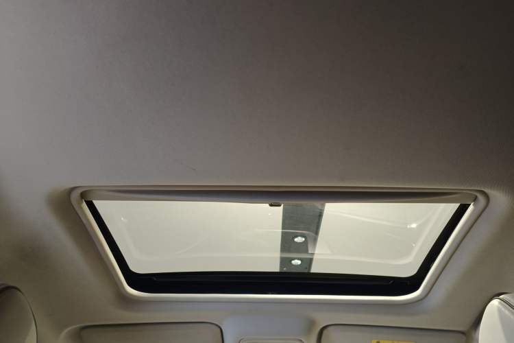 Used Buick GL8 2021 Land Cruiser Executive Class 652T Luxury Model Headliner