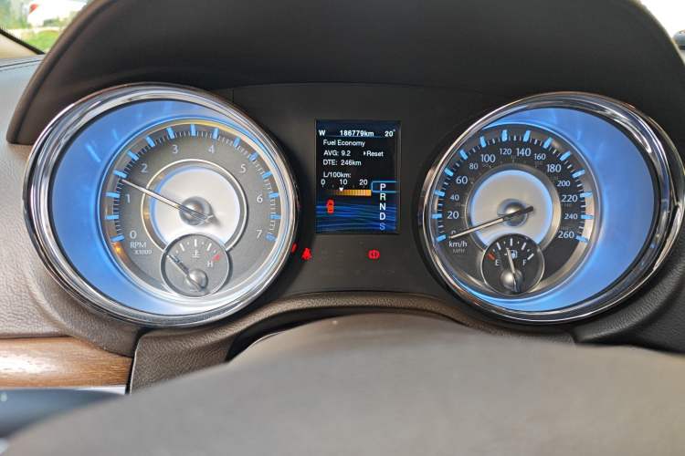 Used Chrysler 300C 2012 3.6L Luxury Edition