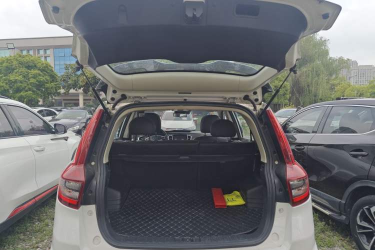 Used Geely Auto Vision X6 2018 1.4T CVT 4G Connected Luxury Version Trunk