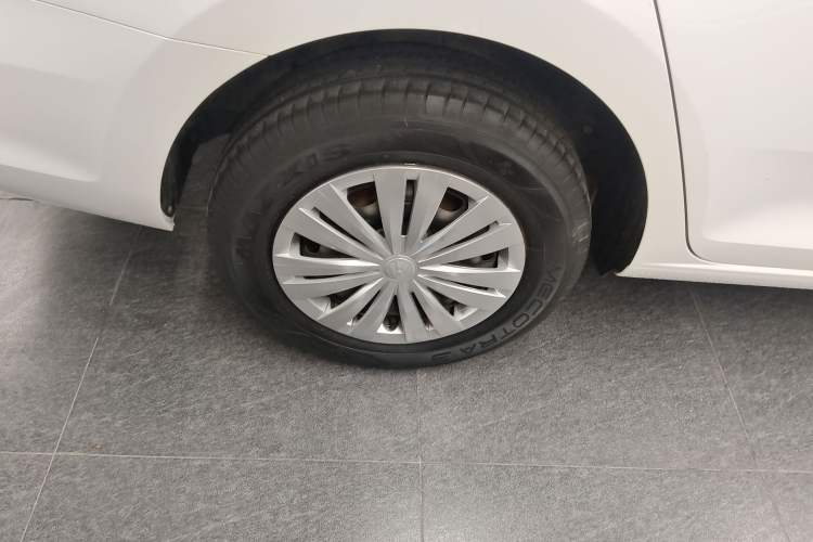 Used Volkswagen Santana 2021 1.5L Automatic Fashion Edition Right Rear Wheel Hub