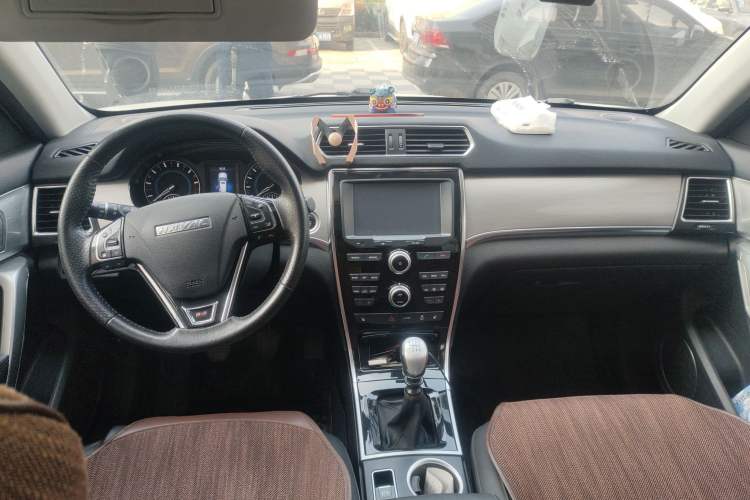 Used Haval H2 2016 Red-Label 1.5T Manual Two-Wheel Drive Luxury Model