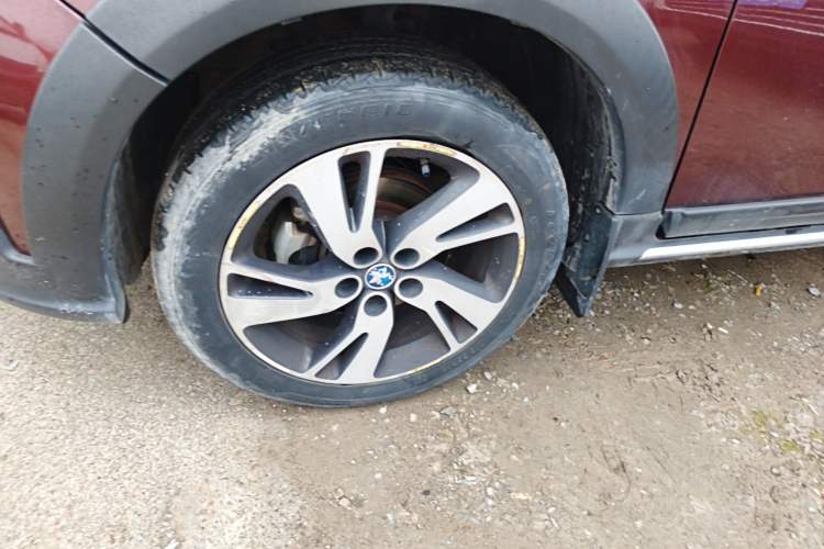 Used Venucia T70X 2016 2.0L CVT SmartFun Sport Edition
