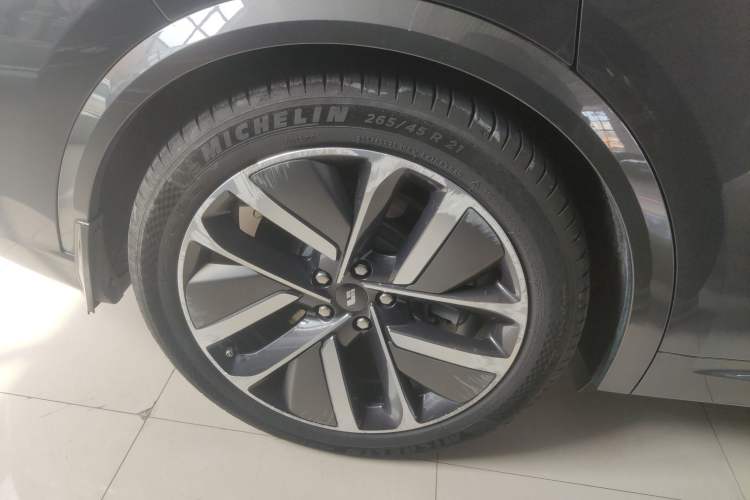 Used Li Auto L9 2022 Max model
