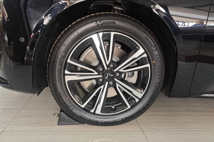 Used Hongqi EH7 2025 690 Smart Selection Edition