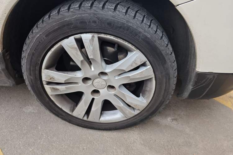 Used Peugeot 3008 2015 2.0L Automatic Classic Edition