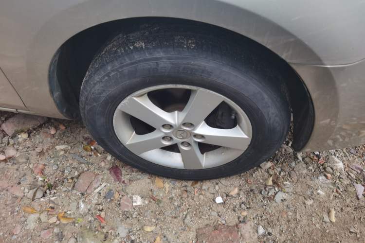 Used Mazda 3 2007 1.6L Automatic Standard Edition Right Front Wheel Hub