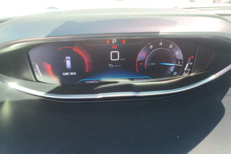 Used Peugeot 5008 2017 380THP 7-Seater Elite Edition Odometer Close Up