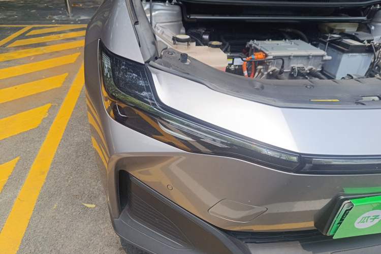 Used Toyota bZ3 2023 517 km Elite PRO Right Front Headlight