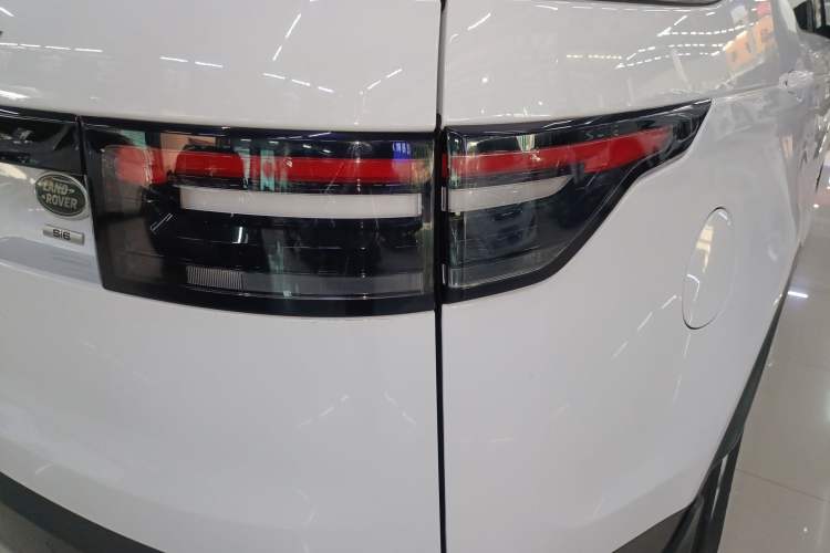 Used Land Rover Discovery 2017 3.0 SC V6 SE Exterior 3