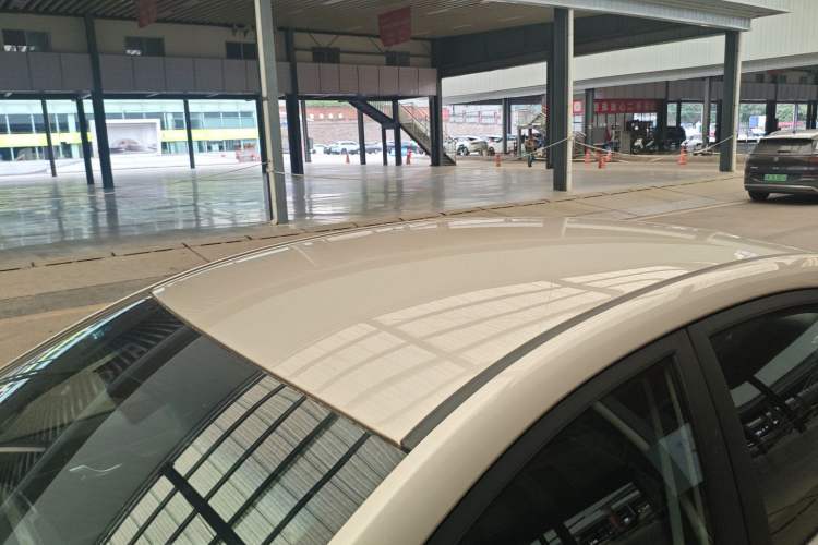 Used Geely Auto Emgrand 2019 Leading Edition 1.5L Manual Luxury Model China VI Standard Roof