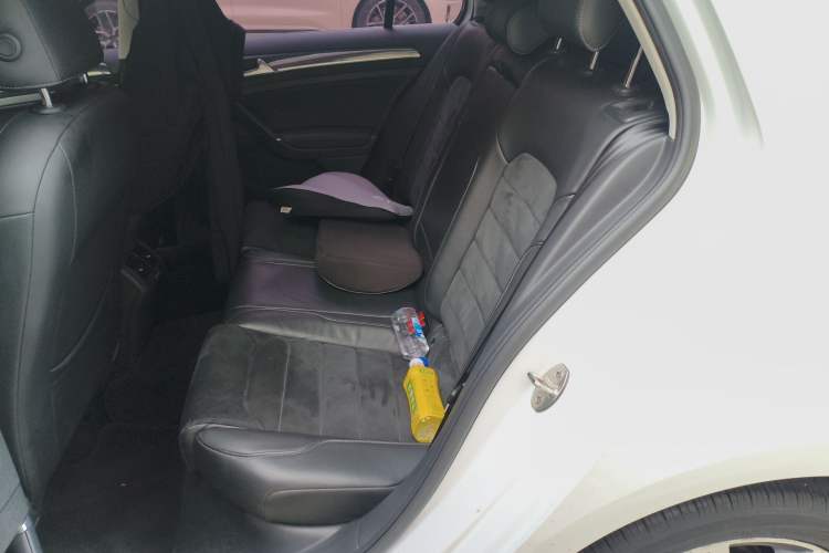 Used Volkswagen Golf 2018 230TSI Automatic Luxury Version Left Rear Seat