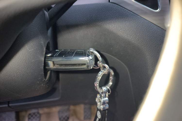 Used Volkswagen Golf Sportsvan 2016 1.6L Manual Comfort Model Vehicle Key