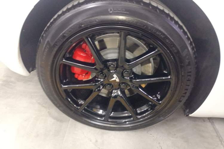 Used Tesla Model 3 2019 Standard Range Rear-Drive Upgraded Version Right Rear Wheel Hub