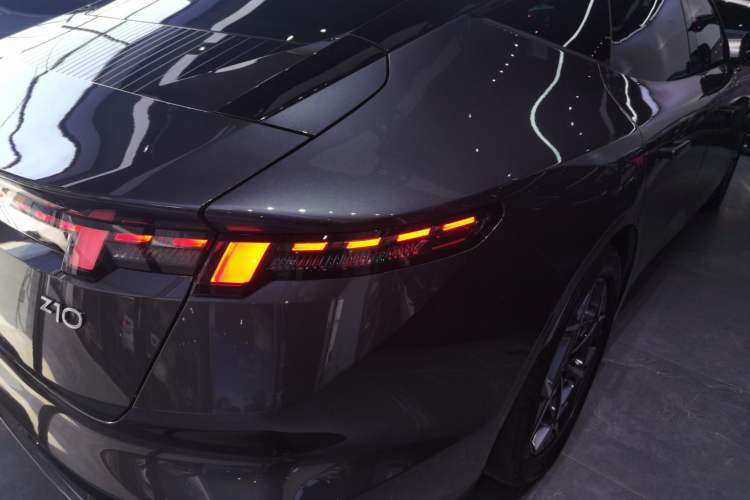 Used Lynk & Co Z10 2025 95 kWh 766 km Range Rear-Wheel Drive Max
