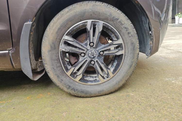 Used Dongfeng Fengon 330 2014 1.3L Manual Utility Version DK13-07 Right Front Wheel Hub