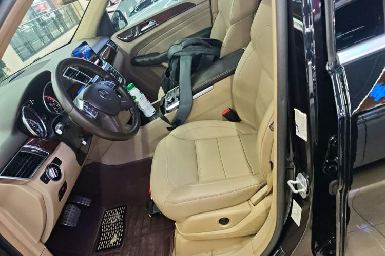 Used Mercedes-Benz M-Class 2014 ML 400 4MATIC Dynamic Model
