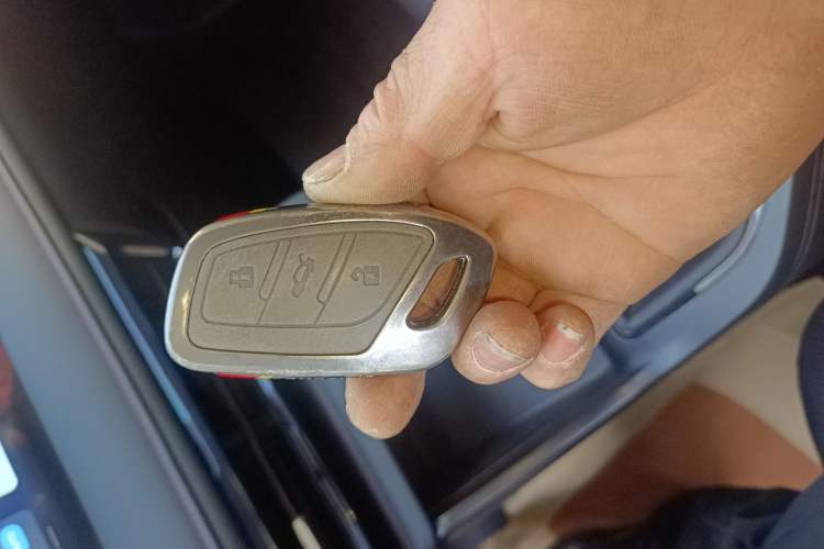 Used Roewe i5 2023 1.5L Manual Comfort Edition Vehicle Key