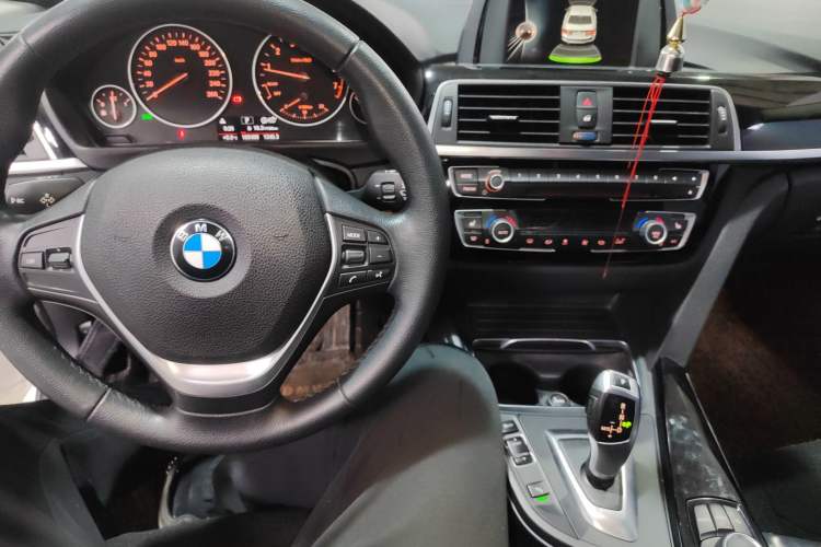 Used BMW 3 Series 2016 316Li Fashion Model
