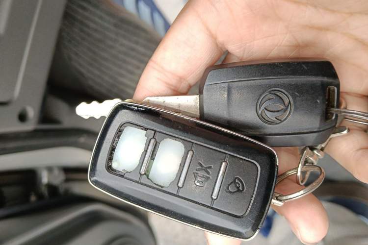 Used Dongfeng Shuaike 2011 1.6L Manual Commercial 5-Seater