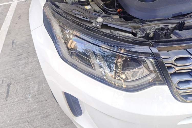 Used Land Rover Discovery Sport New Energy 2022 Facelifted P300e Plug-in Hybrid Electric Version Exterior 6