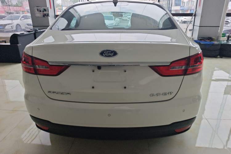 Used Ford Escort 2019 Revised Version 1.5L Manual "Quality Enjoyment" Trim (Tire Pressure Monitoring) China VI Standard Rear