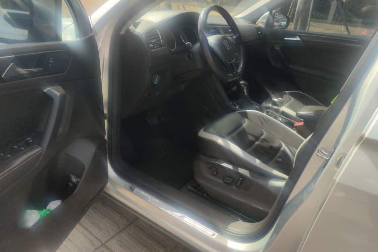 Used Volkswagen Tiguan L 2017 330TSI Automatic Two-Wheel Drive Comfort Edition Driver Seat