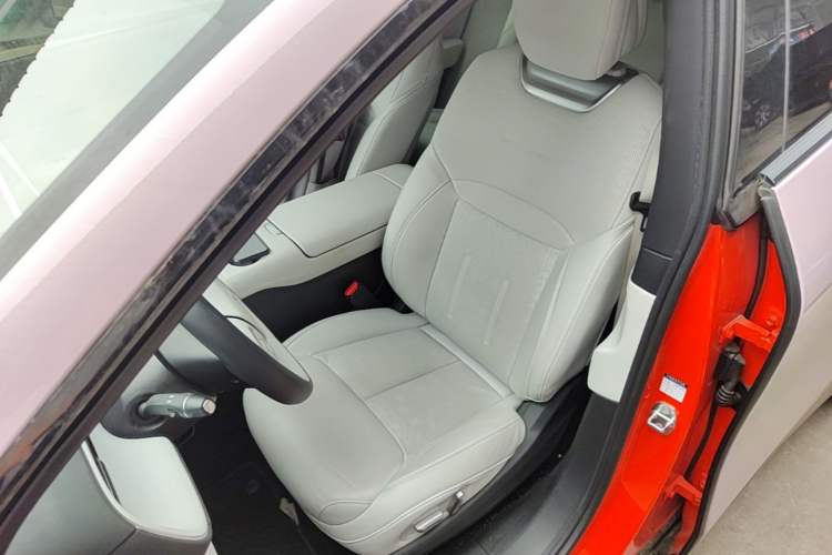 Used XPeng G6 2023 755 Ultra-Long Range Max Left Front Seat