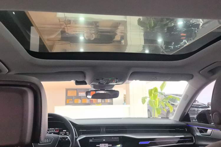 Used Audi A7L 2024 45TFSI quattro S-line Visionary Edition Flow Crystal Package