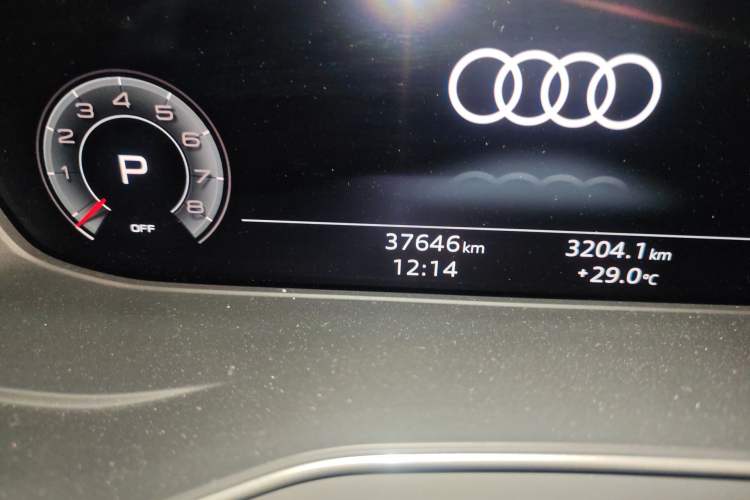 Used Audi A4L 2022 40 TFSI Luxury Dynamic Model Odometer Close Up