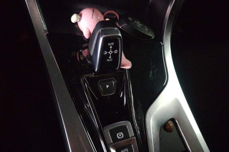 Used Lynk & Co 01 2019 2.0T Two-Wheel Drive Zhaopu Version China VI Standard Gear Lever