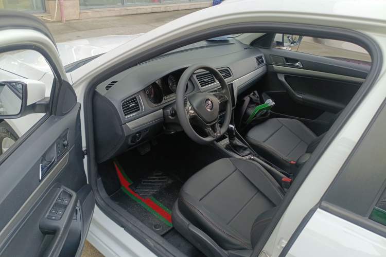 Used Volkswagen Lavida 2018 Classic 1.5L Automatic Fashion Edition China VI Standard Driver Seat