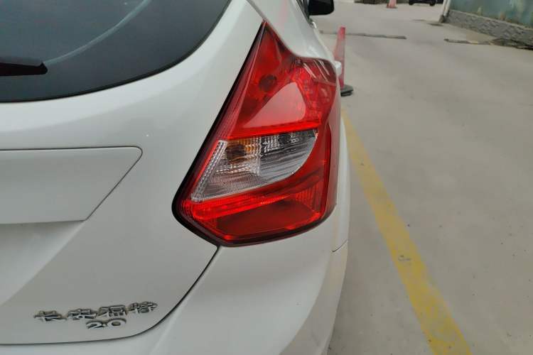 Used Ford Focus 2012 Hatchback 2.0L Automatic Luxury Sport Model
