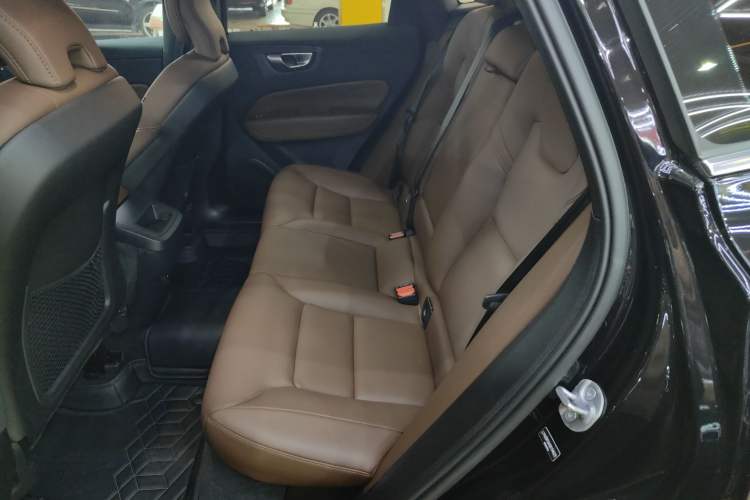 Used Volvo XC60 2025 B5 4x4 Smart Luxury Edition