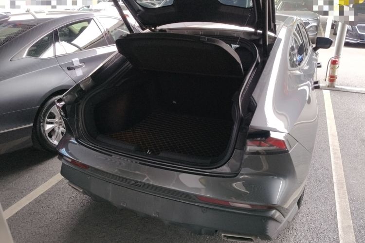 Used CHANGAN UNI-V 2024 1.5T Prestige Edition
