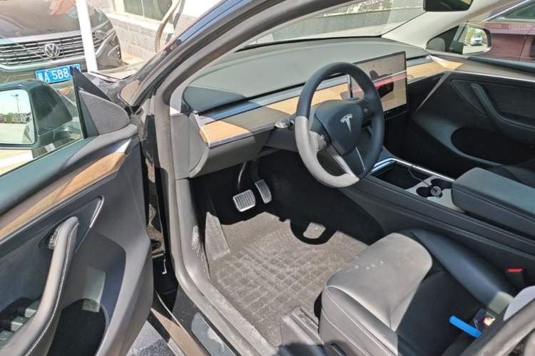 Used Tesla Model Y 2022 Rear-Wheel-Drive Version