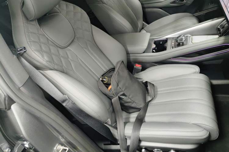 Used BYD Song L EV 2025 Intelligent Driving Version 662 km LiDAR Excellence Edition Right Front Seat