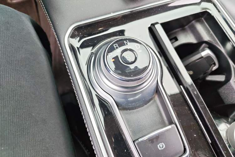 Used Ford Edge 2021 PLUS EcoBoost 245 Two-Wheel-Drive Titanium 7-Seater
