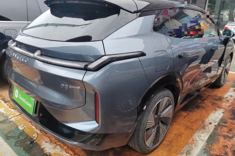 Used Lynk & Co 08 EM-P 2025 220 km All-Wheel-Drive Performance Halo