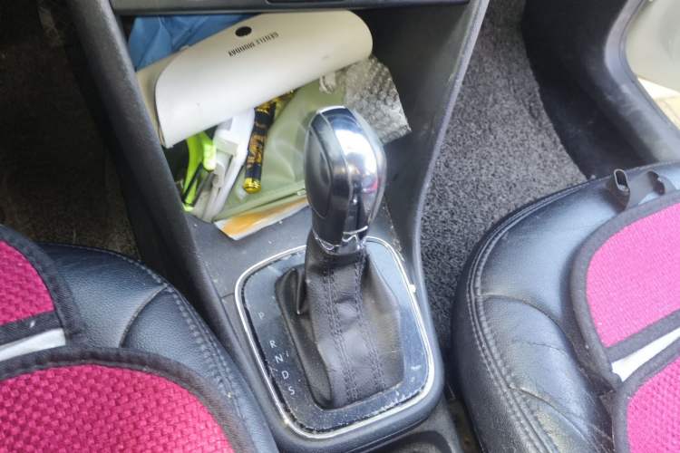 Used Volkswagen Polo 2016 1.6L Automatic Comfort Model
