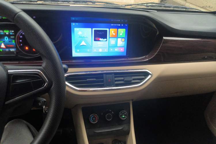 Used CHANGAN KUAYUE Xing V7 EV 2025 Model, Passenger Version, Comfort Type, 6-seater Audio And AC Panel