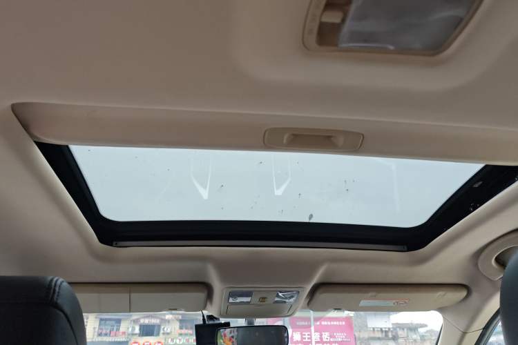 Used Dongfeng Aeolus AX7 2015 2.0L Automatic Zhiyi Trim
