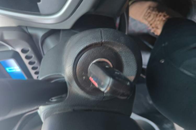 Used Chevrolet Aveo Sonic 2011 Sedan 1.4L Manual Transmission SE