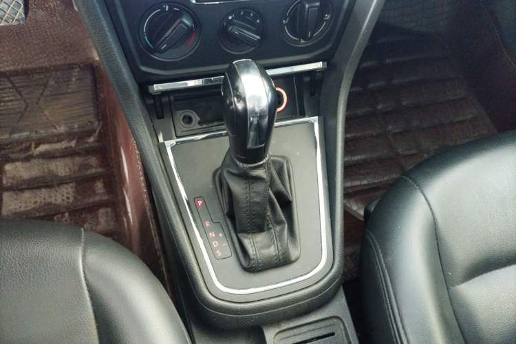 Used Volkswagen Bora 2017 1.6L Automatic Fashion Model