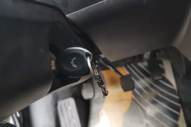 Used Wuling Rongguang 2021 1.5L Extended Basic Model Enclosed-Window Vehicle, 2-seater LAR Vehicle Key