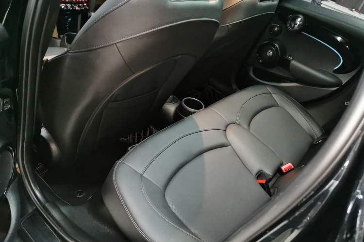 Used MINI MINI 2023 Updated 1.5T COOPER Artist Five-Door Edition
