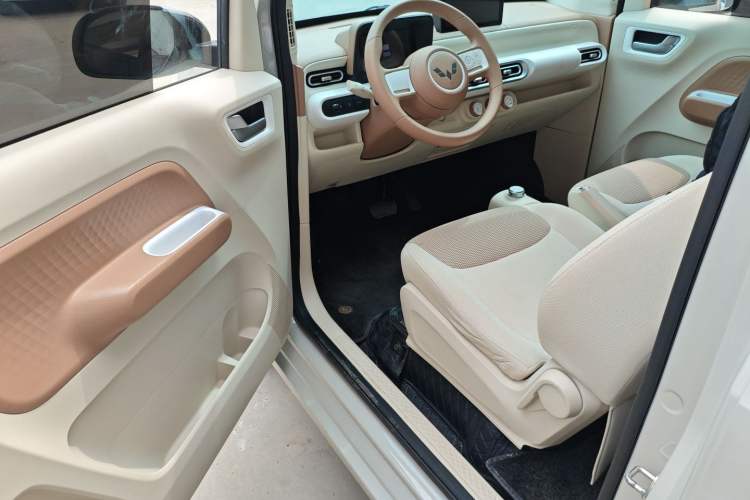 Used Wuling Hongguang MINIEV 2024 3rd Generation 215km Youth Edition Driver Seat