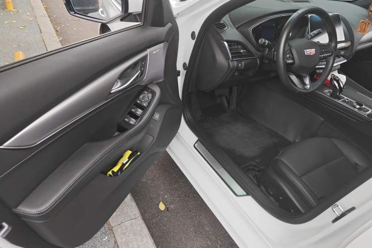 Used Cadillac CT5 2022 28T Luxury Edition Driver Seat